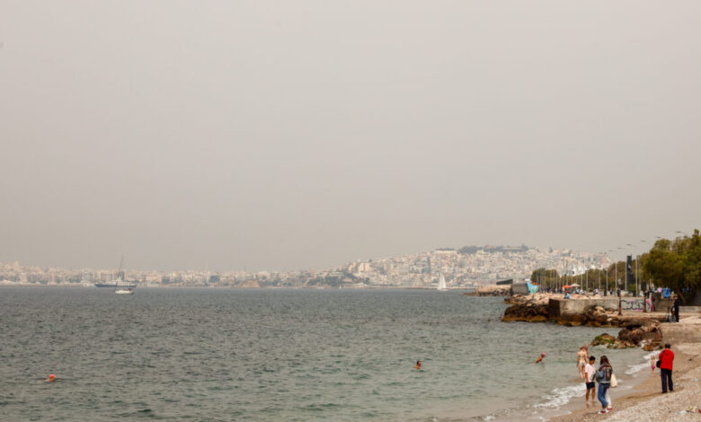 Καιρός:-Αποπνικτικό-κοκτέιλ-με-αφρικανική-σκόνη-και-υψηλές-θερμοκρασίες-–-Στους-35°c-ο-υδράργυρος