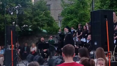 Τραγούδησε-ξανά-ο-Μητροπολίτης-Τρίκκης-–-Συγκίνηση-στην-εκδήλωση-των-Κατηχητικών