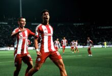 Ολυμπιακός:-Ο-απολαυστικός-διάλογος-Κωστούλα-–-Μουζακίτη-για-τις-κάρτες-τους-στη-panini