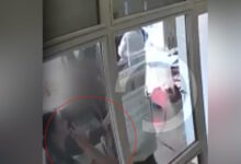 Επεισόδια-στην-Πολυτεχνειούπολη:-Η-στιγμή-της-επίθεσης-στην-υπεύθυνη-του-κυλικείου-–-«Με-χαστούκισαν-γιατί-πήγα-να-βγάλω-την-αφίσα-που-κόλλησαν»
