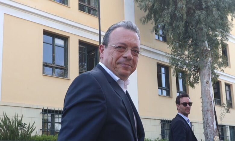 Ο-Σωκράτης-Φάμελλος-κατέθεσε-μηνυτήρια-αναφορά-για-την-Ομάδα-Αλήθειας-–-«Κάθε-μέρα-σκάνε-μεγάλα-σκάνδαλα-δημοκρατίας»