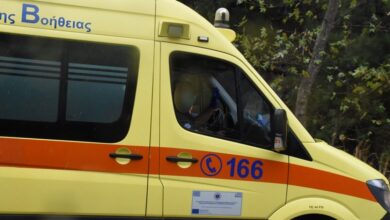 Καραμπόλα-στην-Αττική-οδό-στο-ύψος-της-λεωφόρου-Κηφισίας-–-Συγκρούστηκαν-τρία-αυτοκίνητα-και-μία-μηχανή