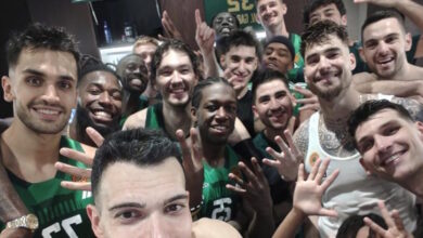 Παναθηναϊκός:-Η-πανηγυρική-selfie-του-Κώστα-Σλούκα-με-τους-συμπαίκτες-του,-στα-αποδυτήρια-του-ΟΑΚΑ