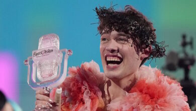eurovision-2025:-Το-nemo-αποθεώνει-την-klavdia-–-«aγαπώ-το-στιλ-της,-είναι-είδωλο-με-τα-γυαλιά-της»