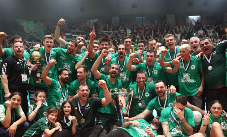 Παναθηναϊκός:-Τα-δάκρυα-του-Πρωτοψάλτη,-οι-έξαλλοι-πανηγυρισμοί-και-η-απονομή-του-τροπαίου-για-τον-τίτλο-στη-volley-league