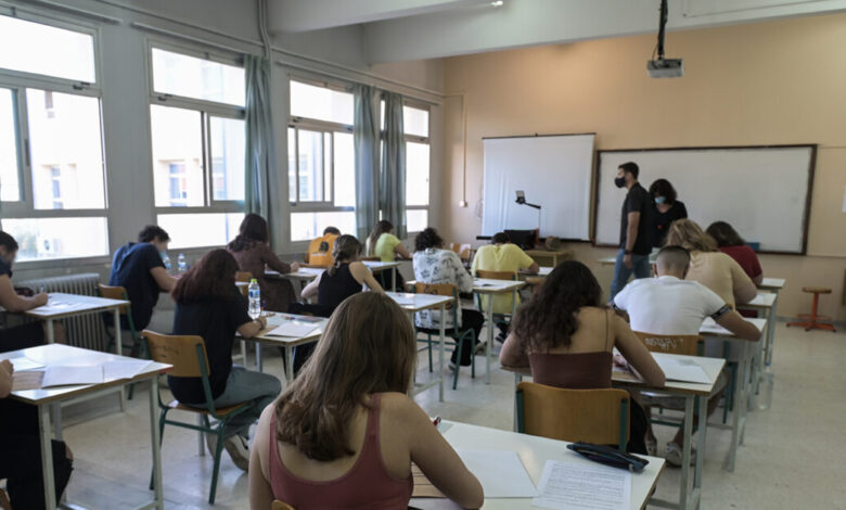 Πανελλήνιες-2025:-Τι-να-σπουδάσεις-για-να-αξιοποιήσεις-την-Επιστήμη-των-Δεδομένων