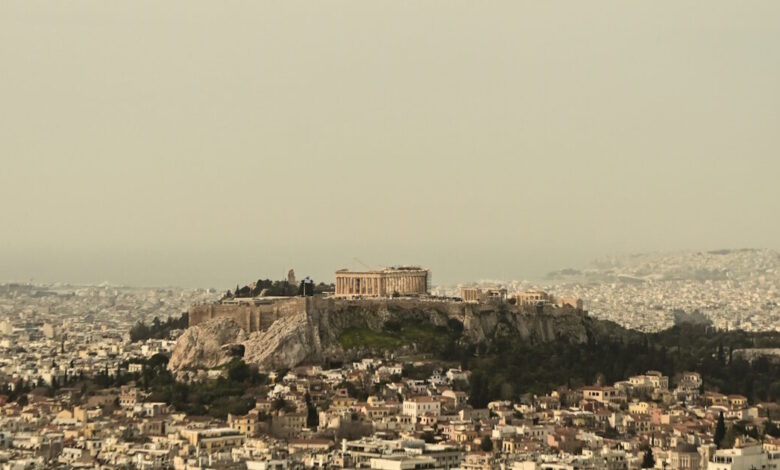 Καιρός-αύριο:-Αποπνικτική-ζέστη-έως-32-βαθμούς,-με-αφρικανική-σκόνη-και-τοπικές-βροχές