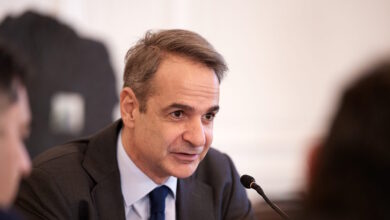 Μητσοτάκης-για-τον-νέο-Πάπα-Λέοντα-14ο:-«Η-ηγεσία-σας-έρχεται-σε-μία-εποχή-που-ο-κόσμος-αντιμετωπίζει-σοβαρές-προκλήσεις»