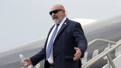 politico:-Ο-γκουρού-επικοινωνίας-του-Τραμπ-συνεργάζεται-με-τον-Σαλί-Μπερίσα-για-την-ανατροπή-του-Έντι-Ράμα