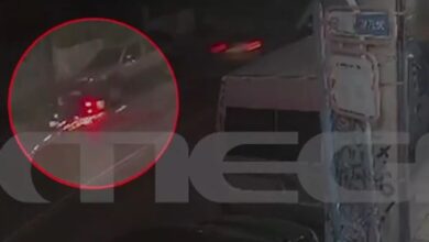 Περιστέρι:-Βίντεο-ντοκουμέντο-από-την-παράσυρση-οδηγού-μοτοσικλέτας-από-αυτοκίνητο