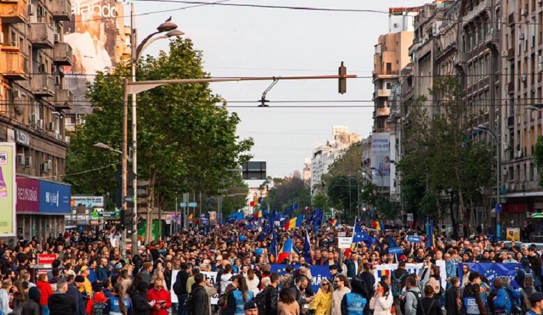 Ρουμανία:-Χιλιάδες-διαδηλωτές-υπέρ-της-ΕΕ.
