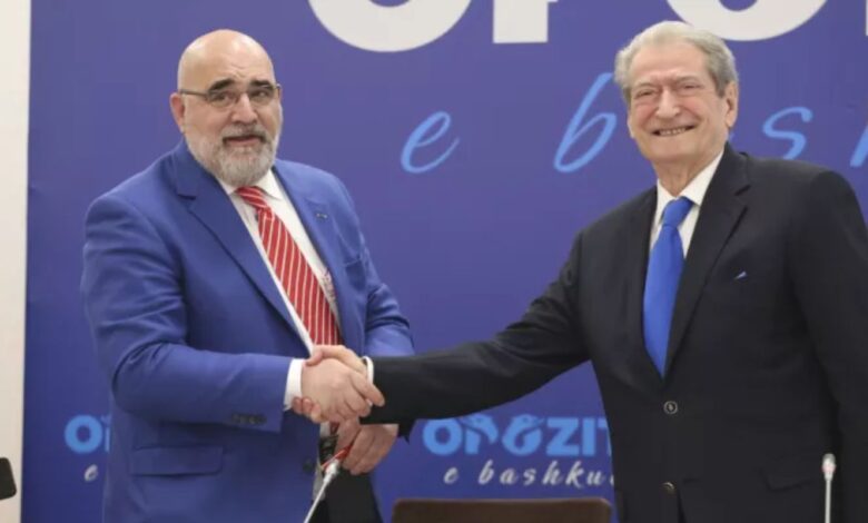 Ο-στρατηγιστής-του-Τραμπ-στο-πλευρό-του-Μπερίσα-ενόψει-των-αλβανικών-εκλογών