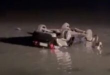 Μεσολόγγι:-Αυτοκίνητο-έπεσε-στη-θάλασσα-στην-Τουρλίδα-–-Χωρίς-τις-αισθήσεις-του-ο-οδηγός