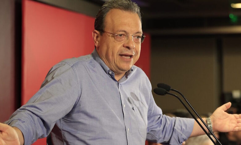 Φάμελλος:-Τέλος-οι-ψηφοφόροι-των-2-ευρώ-–-Δεν-μπορεί-όποιος-περνάει-απέξω-να-εκλέγει-Πρόεδρο
