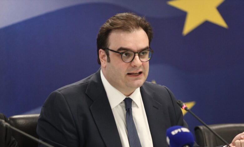 Πιερρακάκης:-Νέα-κίνητρα-στους-ιδιοκτήτες-για-να-«ζωντανέψουν»-τα-κλειστά-σπίτια