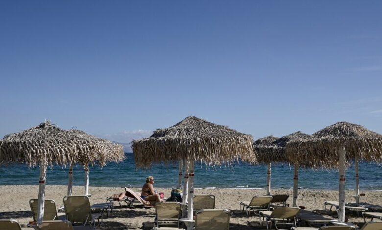Ανάβυσσος:-5-συλλήψεις-για-παράνομη-κατάληψη-παραλίας-–-Είχαν-μετατρέψει-καντίνες-σε-beach-bar