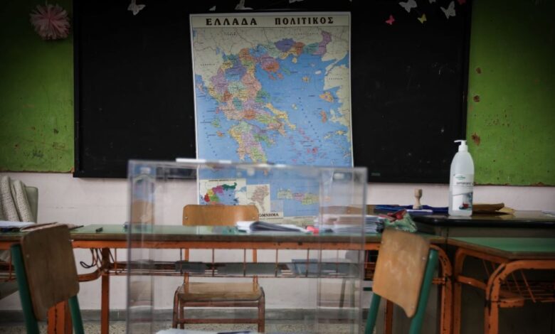 Δημοσκόπηση-interview:-Στις-15,9-μονάδες-η-διαφορά-ΝΔ-με-ΠΑΣΟΚ-–-Στην-τέταρτη-θέση-έπεσε-η-Πλεύση-Ελευθερίας