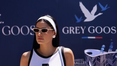 Η-Χριστίνα-Μπόμπα-στα-γήπεδα-τένις-του-navarino-challenge-απολαμβάνοντας-grey-goose-super-premium-βότκα
