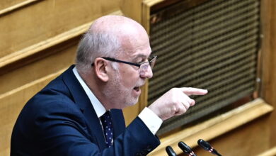 Φλωρίδης:-Τα-Χριστούγεννα-είχαν-ενεργοποιηθεί-50.000-ψεύτικοι-λογαριασμοί-που-ενημέρωναν-για-τα-Τέμπη