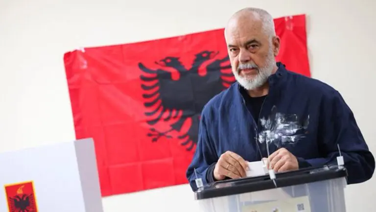Νικητής-ο-Ράμα-στην-Αλβανία-Δεν-αναγνωρίζει-τη-νίκη-ο-Μπερίσα
