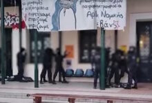 Η-επιχείρηση-της-αστυνομίας-στη-Νομική-–-Βίντεο-από-τις-έρευνες-στο-εσωτερικό-του-κτιρίου