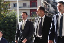 Κίνημα-Δημοκρατίας:-Μια-απόλυση,-μια-σεξιστική-ανακοίνωση,-τα-μπρος-–-πίσω-Κασσελάκη-και-το-τελεσίγραφο-Αποστολάκη