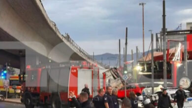 Φορτηγό-έπεσε-από-γέφυρα-της-Πέτρου-Ράλλη-και-κατέληξε-στη-Θηβών-–-Δύο-τραυματίες