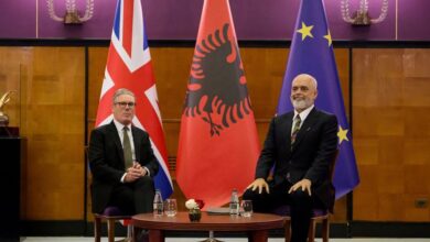 Έντι-Ράμα:-Βροντερό-«όχι»-στον-Κιρ-Στάρμερ-για-τη-δημιουργία-κέντρων-επιστροφής-προσφύγων-στην-Αλβανία