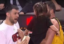 ΑΕΚ-–-Ολυμπιακός:-Φοβερή-στιγμή-με-τον-Κώστα-Παπανικολάου-και-την-κόρη-του-Γάιου-Σκορδίλη