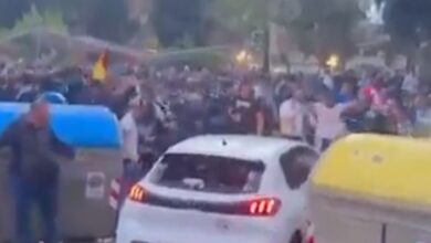 Αυτοκίνητο-παρέσυρε-οπαδούς-πριν-το-Εσπανιόλ-–-Μπαρτσελόνα-και-προκάλεσε-πανικό-στη-Βαρκελώνη