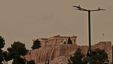 Καιρός:-«Πνίγηκε»-στην-αφρικανική-σκόνη-η-Αθήνα-–-Απόκοσμες-εικόνες-από-Ακρόπολη-και-Λυκαβηττό