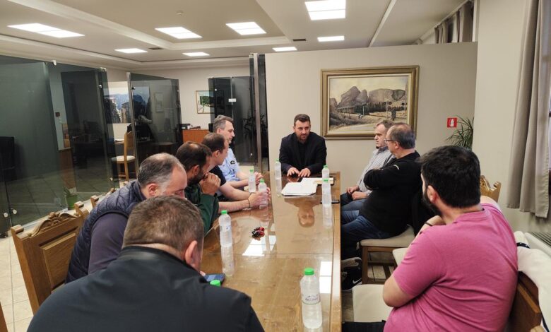 Σύσκεψη-για-τους-αγριόχοιρους-στον-Δήμο-Μετεώρων-–-Πρώτα-συντονισμένα-μέτρα