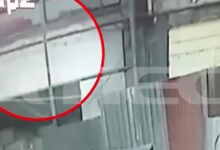 Πέτρου-Ράλλη:-Βίντεο-–-ντοκουμέντο-με-την-τρομακτική-στιγμή-που-το-φορτηγό-πέφτει-από-τη-γέφυρα-και-καταλήγει-στη-Θηβών