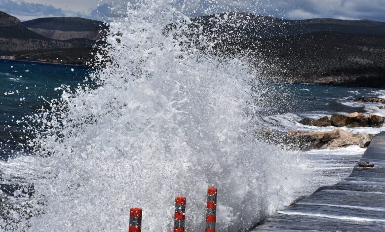 Ταλαιπωρία-για-τους-επιβάτες-που-ταξίδευαν-για-Νάξο-με-το-super-runner-jet-–-Δεν-κατάφερε-να-δέσει-λόγω-των-μποφόρ