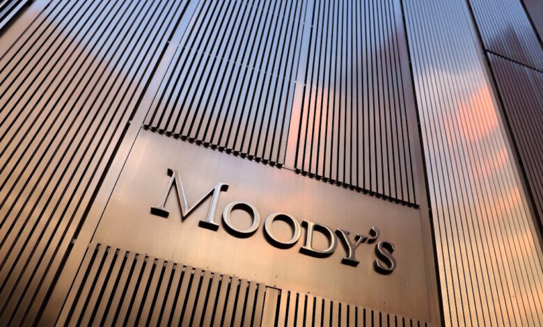 Ο-οίκος-moody’s-υποβάθμισε-το-αμερικανικό-αξιόχρεο-σε-aa1
