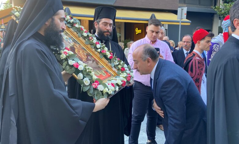 Ο-Ν.-Σακκάς-στην-υποδοχή-και-λιτάνευση-της-Τίμιας-Κάρας-του-Αγίου-Βησσαρίωνα