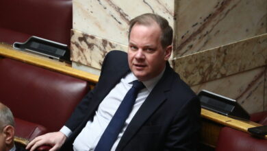 Η-αντίστροφη-μέτρηση-για-την-κατάθεση-του-αιτήματος-της-ΝΔ-για-Καραμανλή-και-οι-δημοσκοπικές-ανάσες-μετά-το-πόρισμα-Καρώνη