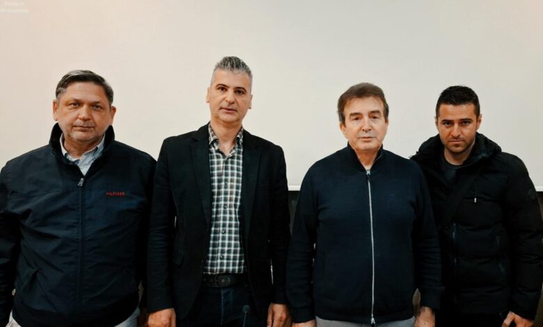 Συνάντηση-της-Ένωσης-Αστυνομικών-Τρικάλων-με-τον-Μιχάλη-Χρυσοχοΐδη-–-Επίκεντρο-τα-ζητήματα-υποδομών-και-νέων-υπηρεσιών