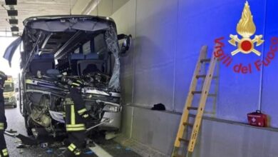 Ιταλία:-Φορτηγό-συγκρούστηκε-με-σχολικό-λεωφορείο-στο-Κόμο-–-Νεκρή-μία-δασκάλα,-τραυματίστηκαν-2-μαθητές