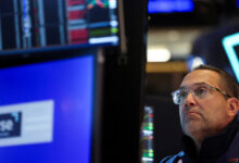 wall-street:-Έκτη-μέρα-με-θετικά-πρόσημα-ο-s&p-500,-οι-επενδυτές-άφησαν-«πίσω»-την-υποβάθμιση-του-αξιόχρεου-των-ΗΠΑ