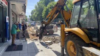 Στην-οδό-28ης-Οκτωβρίου-συνεχίζεται-η-ανακατασκευή-πεζοδρομίων-στα-Τρίκαλα