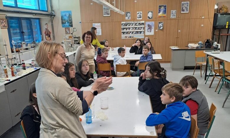 «Μέρες-Γνωριμίας»-στο-5ο-Γυμνάσιο-Τρικάλων-–-Μαθητές-Δημοτικού-επισκέφθηκαν-το-σχολείο