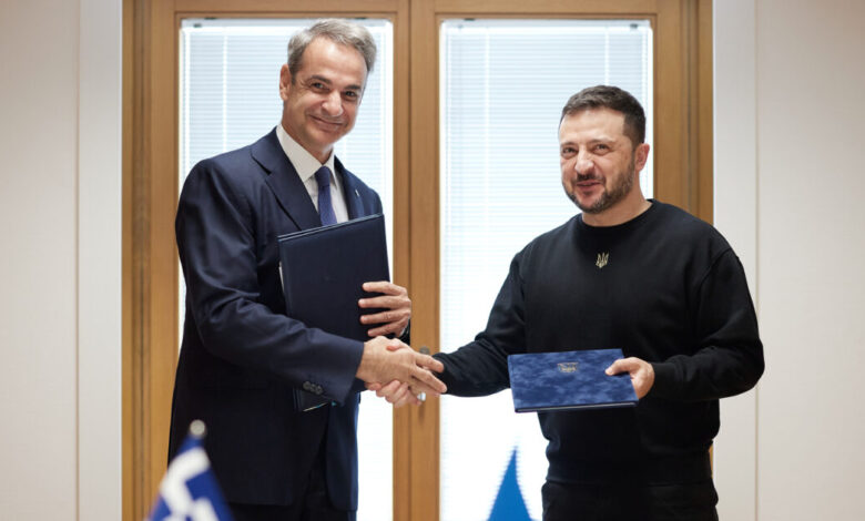 Τηλεφωνική-επικοινωνία-Κυριάκου-Μητσοτάκη-με-Βολοντιμίρ-Ζελένσκι-για-τις-εξελίξεις-στο-ουκρανικό