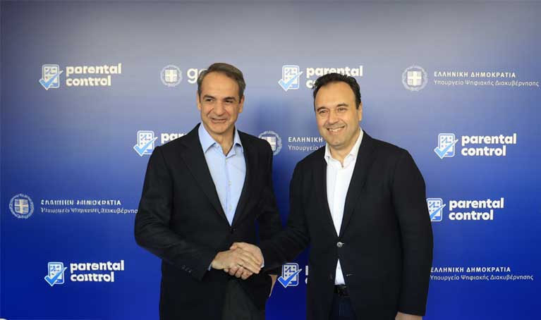 Η-Ελλάδα-στην-πρωτοπορία-για-την-προστασία-ανηλίκων-από-τα-social-media-–-Παπαστεργίου:-«Καθιερώνουμε-την-ψηφιακή-ενηλικίωση»