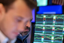 Με-διακυμάνσεις-άνοιξε-η-wall-street-–-Η-πώληση-των-κρατικών-ομολόγων-υποχωρεί