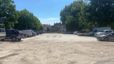 Η-ΤΥΡΑΣ-…σαραντάρισε-και-κατασκευάζει-μια-πλατεία-με-παιδική-χαρά