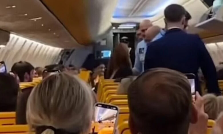 Χάος-σε-αεροσκάφος-της-ryanair:-Μεθυσμένη-επιβάτιδα-υποχρέωσε-τους-πιλότους-σε-αλλαγή-πορείας