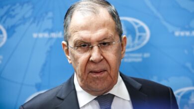 Λαβρόφ:-Άβολο-για-το-Βατικανό-να-φιλοξενήσει-τις-διαπραγματεύσεις,-ενώ-η-Ορθοδοξία-διώκεται-στην-Ουκρανία