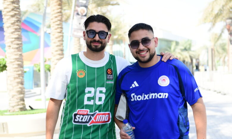 euroleague-final-4:-Οπαδοί-του-Παναθηναϊκού-και-του-Ολυμπιακού-φωτογραφήθηκαν-μαζί-στο-Άμπου-Ντάμπι