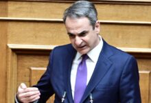 Γιατί-η-κυβέρνηση-ανοίγει-από-τώρα-τον-διάλογο-για-την-άρση-της-μονιμότητας-στο-δημόσιο-–-Τι-θα-γίνει-με-τη-Συνταγματική-Αναθεώρηση